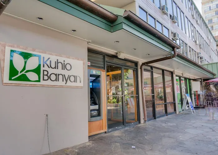 Kuhio Banyan Hotel (with Kitchenettes)